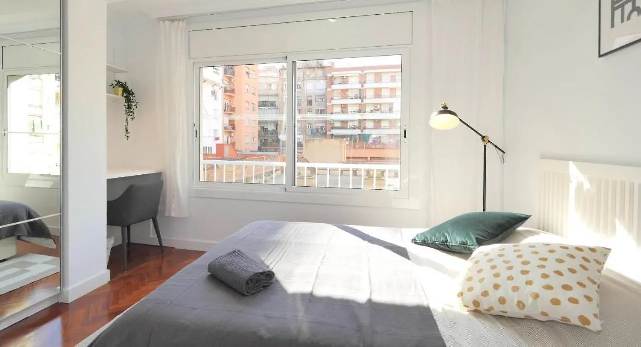Ferienwohnung Beautiful&Modern 2-Bed In Eixample Barcelona